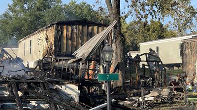 PHOTOS: Flames damage multiple mobile homes in Clark County 