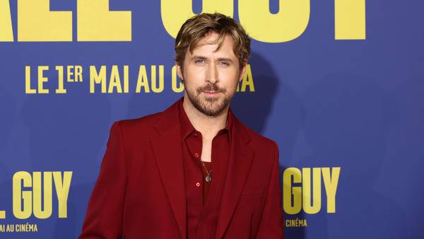Ryan Gosling surprises Universal Studios Hollywood guests at stunt show