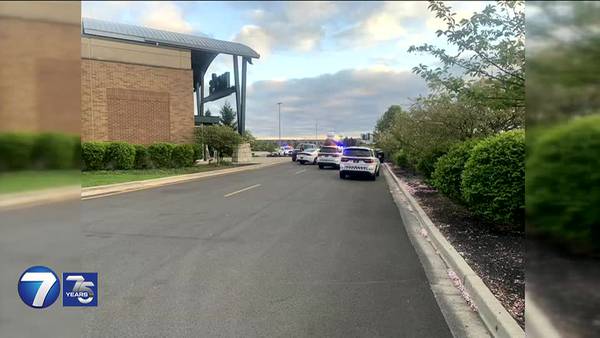 Police chase involving stolen car ends at Mall at Fairfield Commons; 2 arrested 