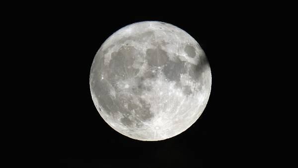 Full Harvest Moon & planets shine Friday night