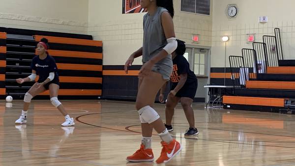 DPS volleyball player first in decades to play at a D-I college 
