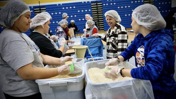 Springfield High School students pack thousands of meals for children in South Africa 