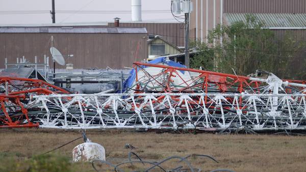 Helicopter crashes into radio tower in Houston, killing 4