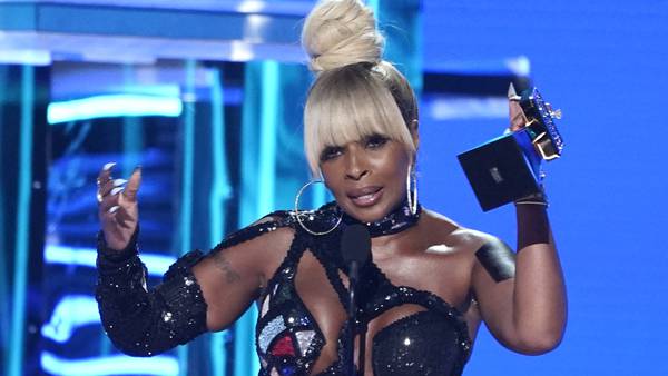 Mary J. Blige honored at 2022 Billboard Music Awards: See the complete winners list