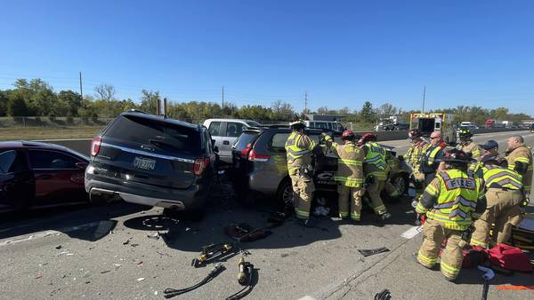 4 hospitalized after multi-car crash on I-75 in Montgomery County