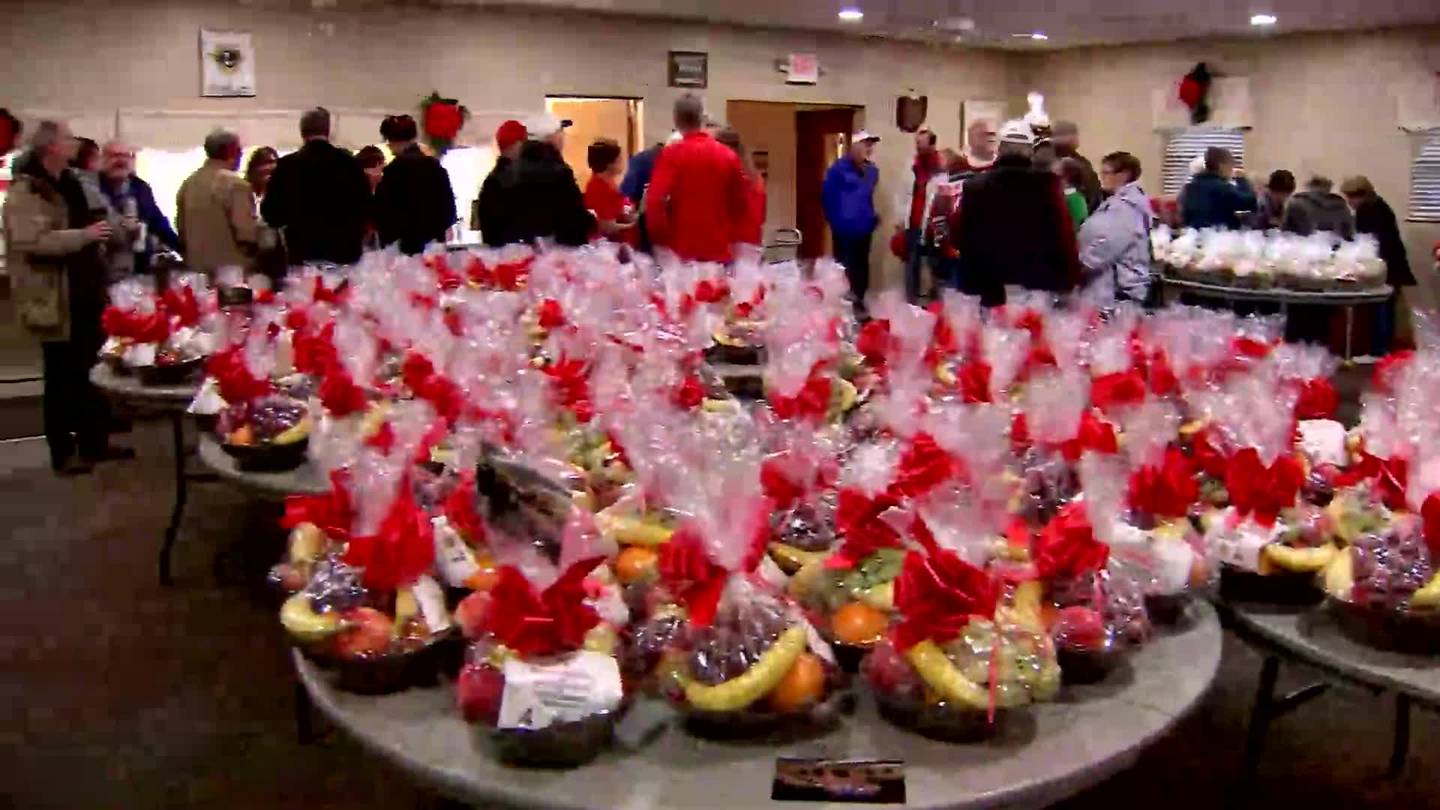 Making A Difference: Christmas Fruit Baskets - WHIO