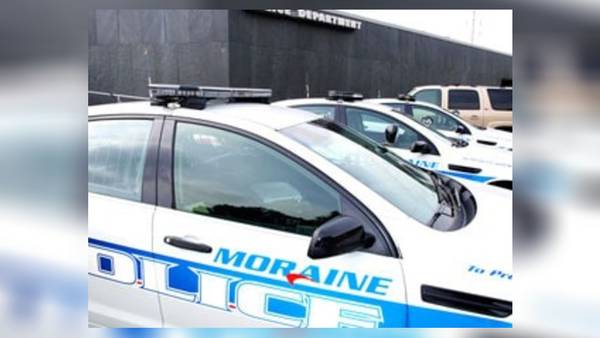 Officers, medics respond to crash in Moraine