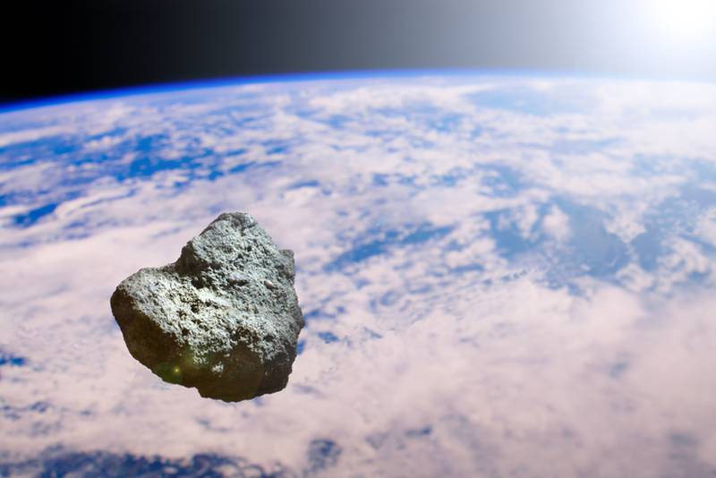 Asteroid 2011 UL21 is one of the largest space rocks – 1.1- to 2.4-miles wide – to come that close to Earth in the past 125 years.
