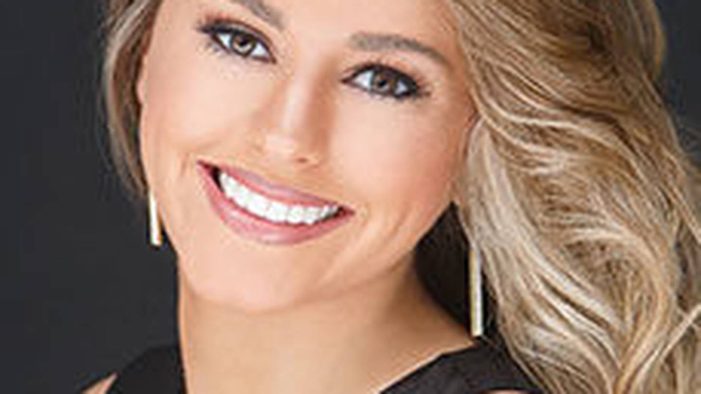 Osu Grad Takes Crown As 2017 Miss Ohio Whio Tv 7 And Whio Radio 