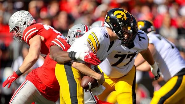 No. 2 Ohio State blows out Iowa to remain unbeaten