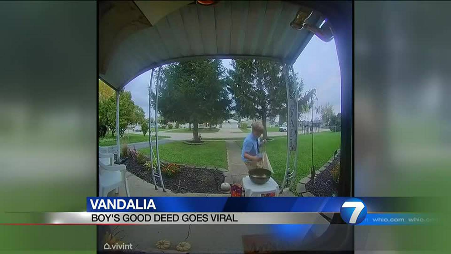 Vandalia boy leaves his candy for other children in empty trickor
