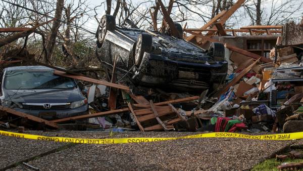 Tornado hits South, Midwest killing at least 10