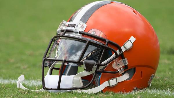 Police: 2 Browns defensive players robbed at gunpoint