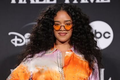 NEW YORK, NEW YORK - NOVEMBER 03: H.E.R. attends the 38th Annual Rock & Roll Hall Of Fame Induction Ceremony at Barclays Center on November 03, 2023 in New York City. (Photo by Arturo Holmes/Getty Images for The Rock and Roll Hall of Fame )