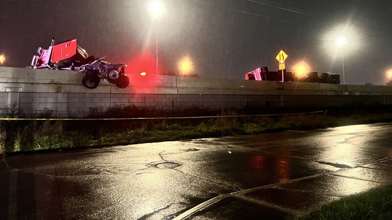 Semi dangles off ramp from I-75 in Dayton; Several lanes of traffic blocked