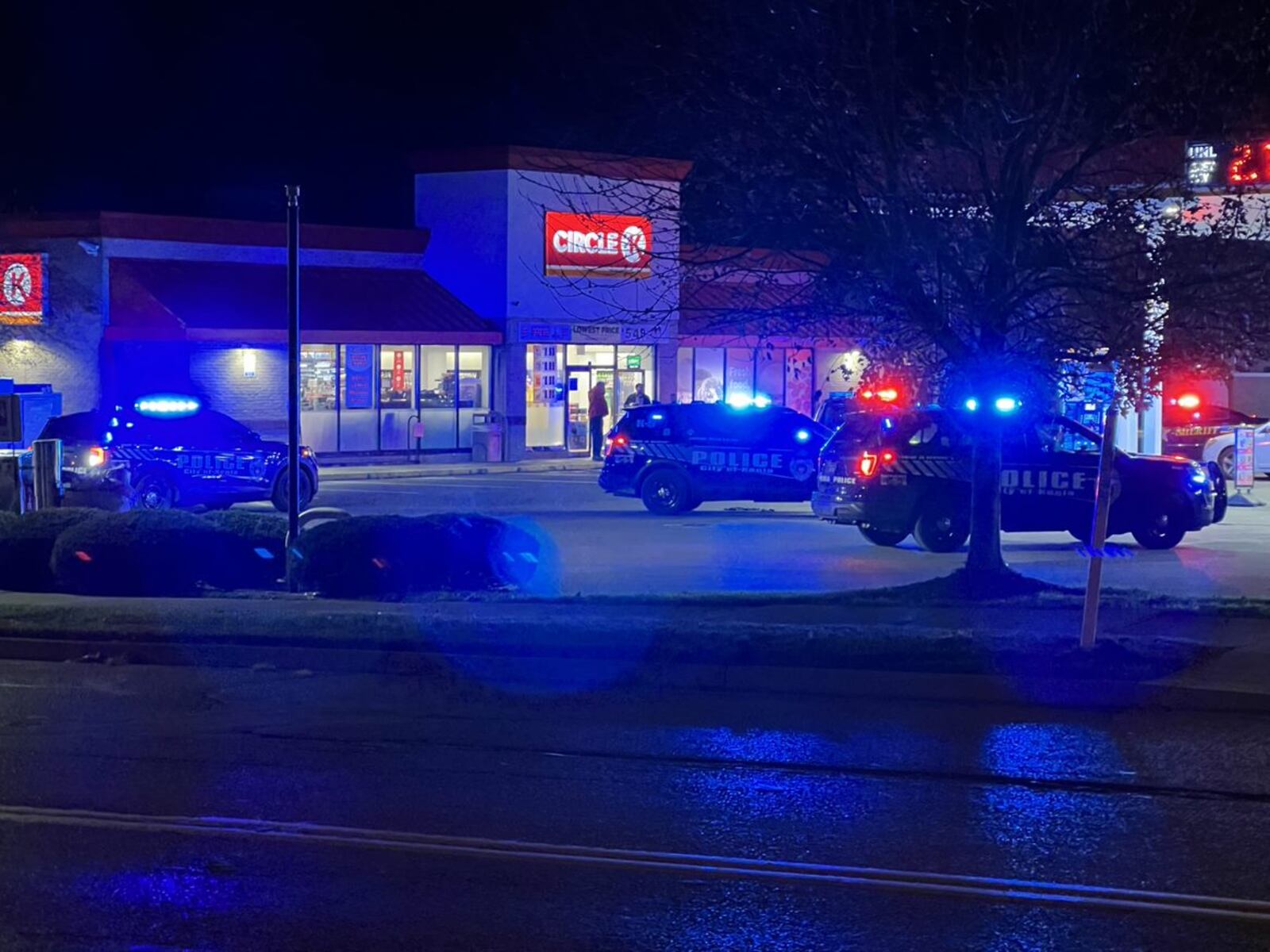 2 in custody after large police investigation at Xenia gas station ...