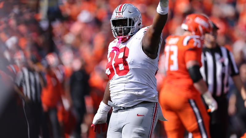 Big Ten puts 10 on AP All-America first team, led by 4 from Ohio State and Hoosier star Mendoza