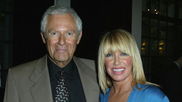 Hamel, 87, whom Somers had been married to since 1977 after dating for 10 years, “gave it to her a day early and she read the poem and went to bed and later died peacefully in her sleep.”