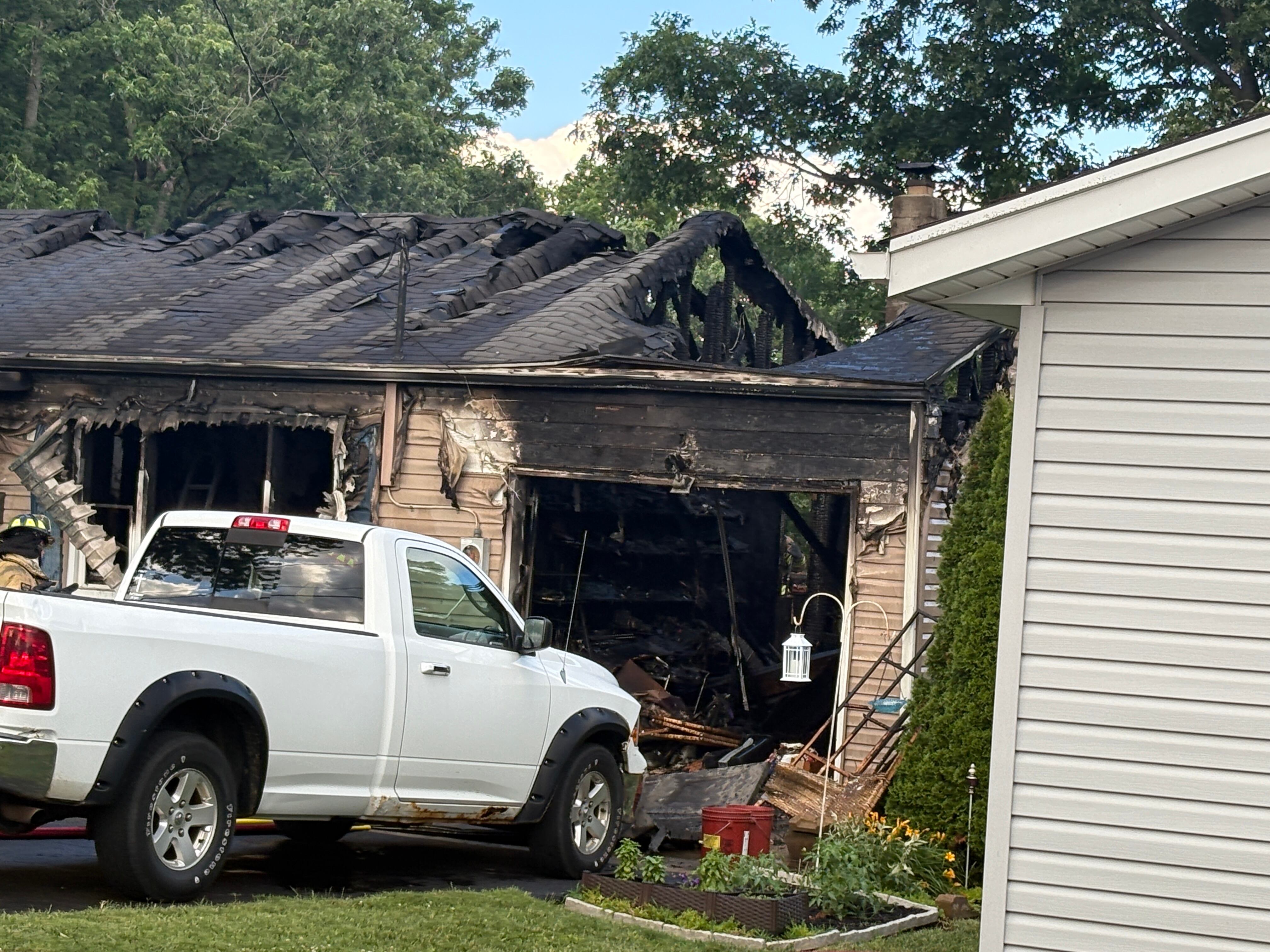 The fire was reported at around 5 : 58 p . m . at the 300 block of N Pike Street
