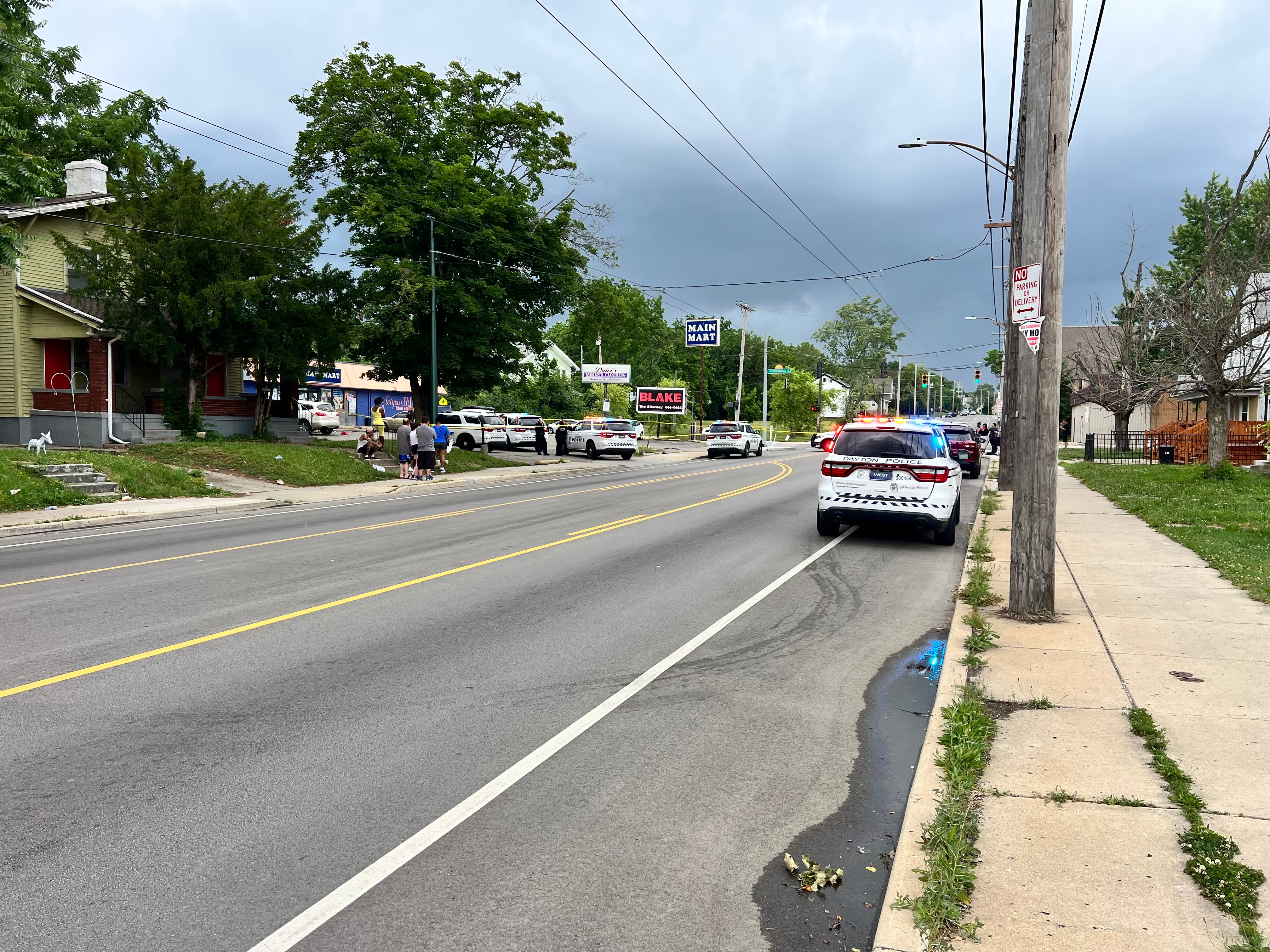 1 hospitalized after shooting near Dayton convenience store