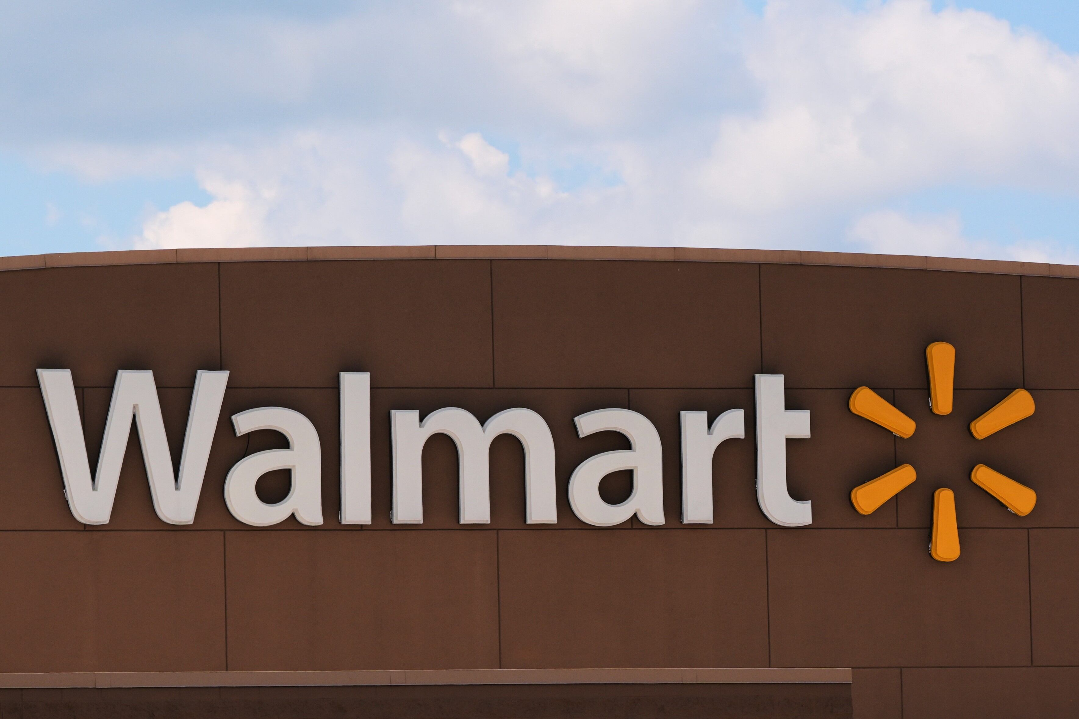 Bomb unit swept through entire Columbus Walmart - WHIO TV 7 and WHIO Radio