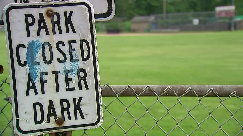 Dayton police warn minors of 11 p . m . to 5 a . m . curfew enforcement