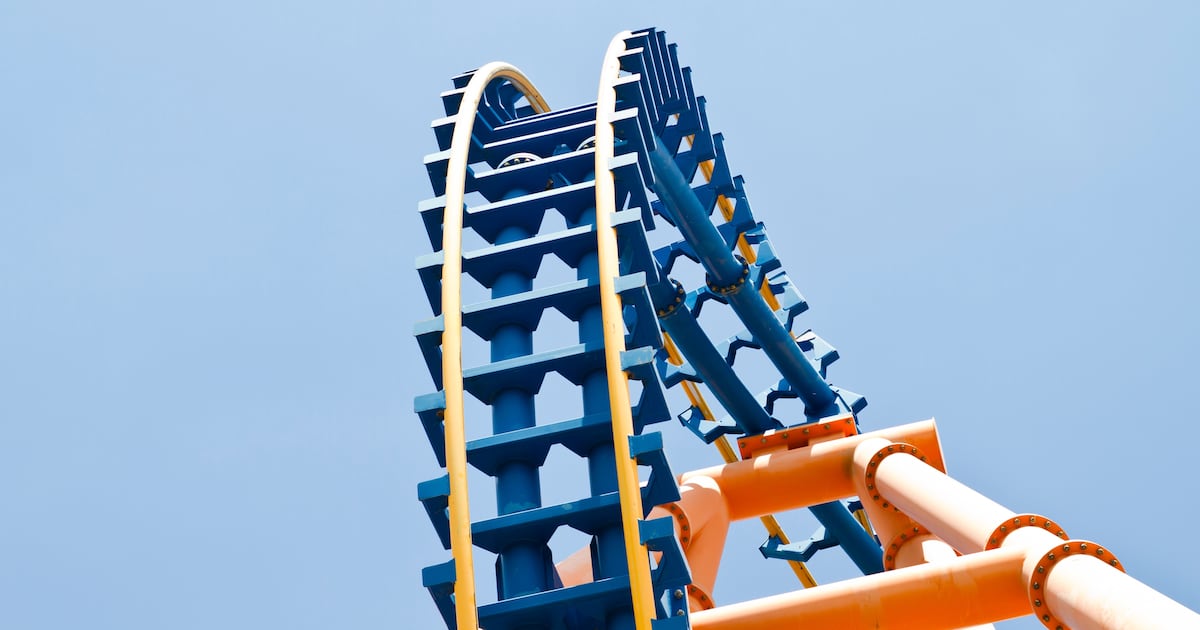 8 riders stuck on malfunctioning roller coaster for hours