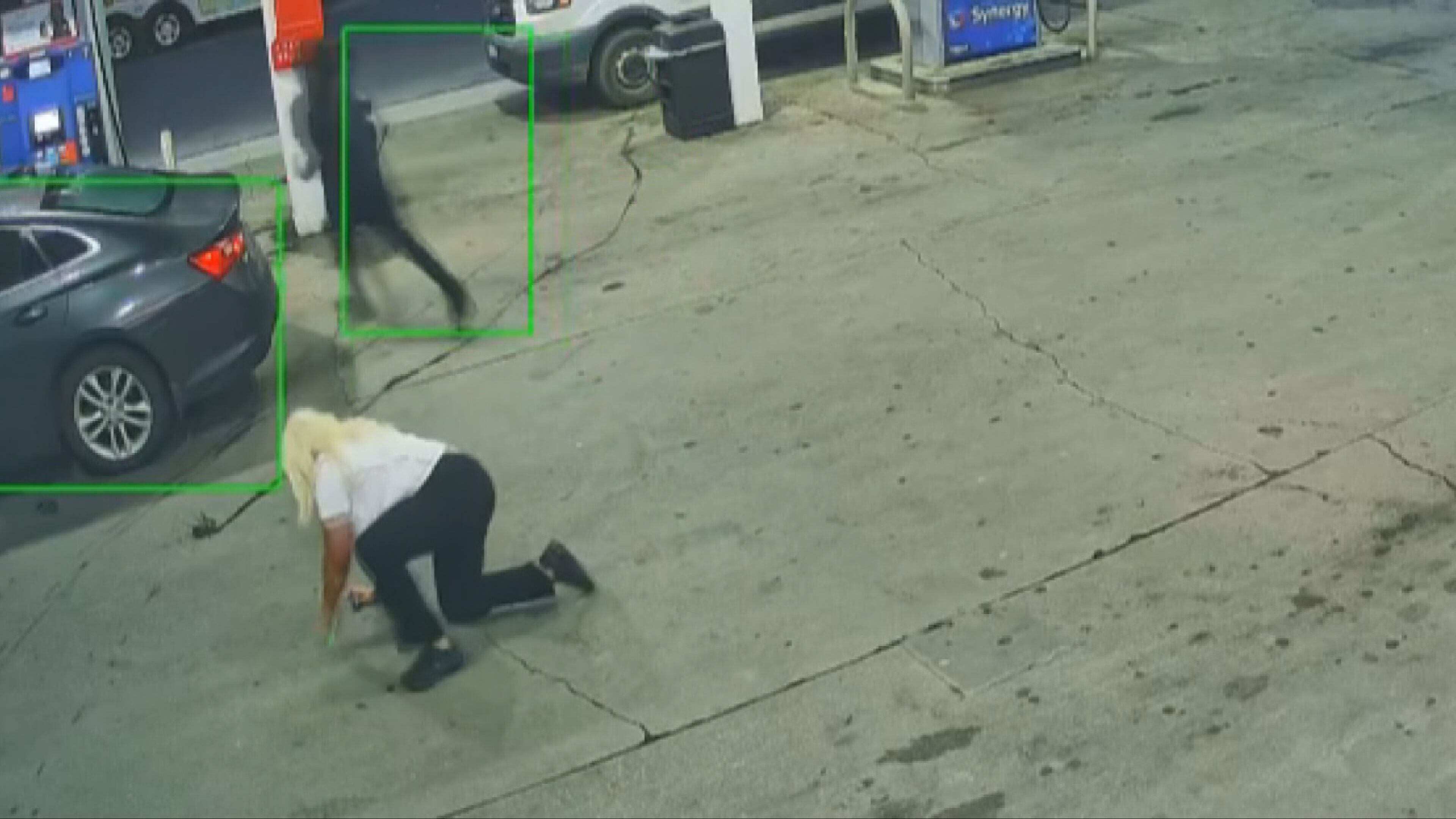 Woman fights carjacker at gas station before car stolen