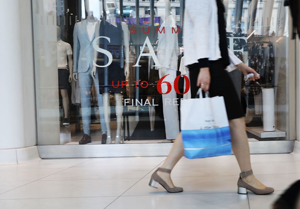 Labor Day sales : 73 % of consumers plan to shop this week - WHIO TV 7 and WHIO Radio