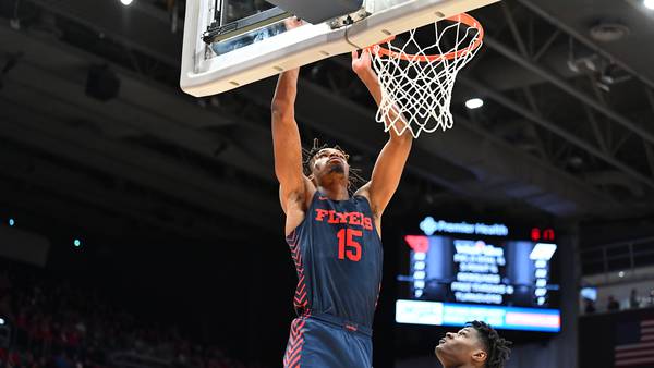 DaRon Holmes sets career-high in points in Dayton’s win at Davidson