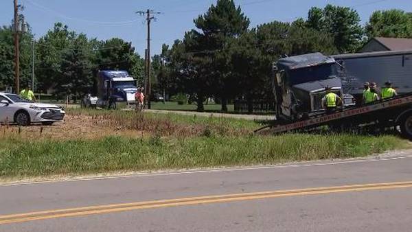 RAW VIDE: Semi, car collision in Clark County