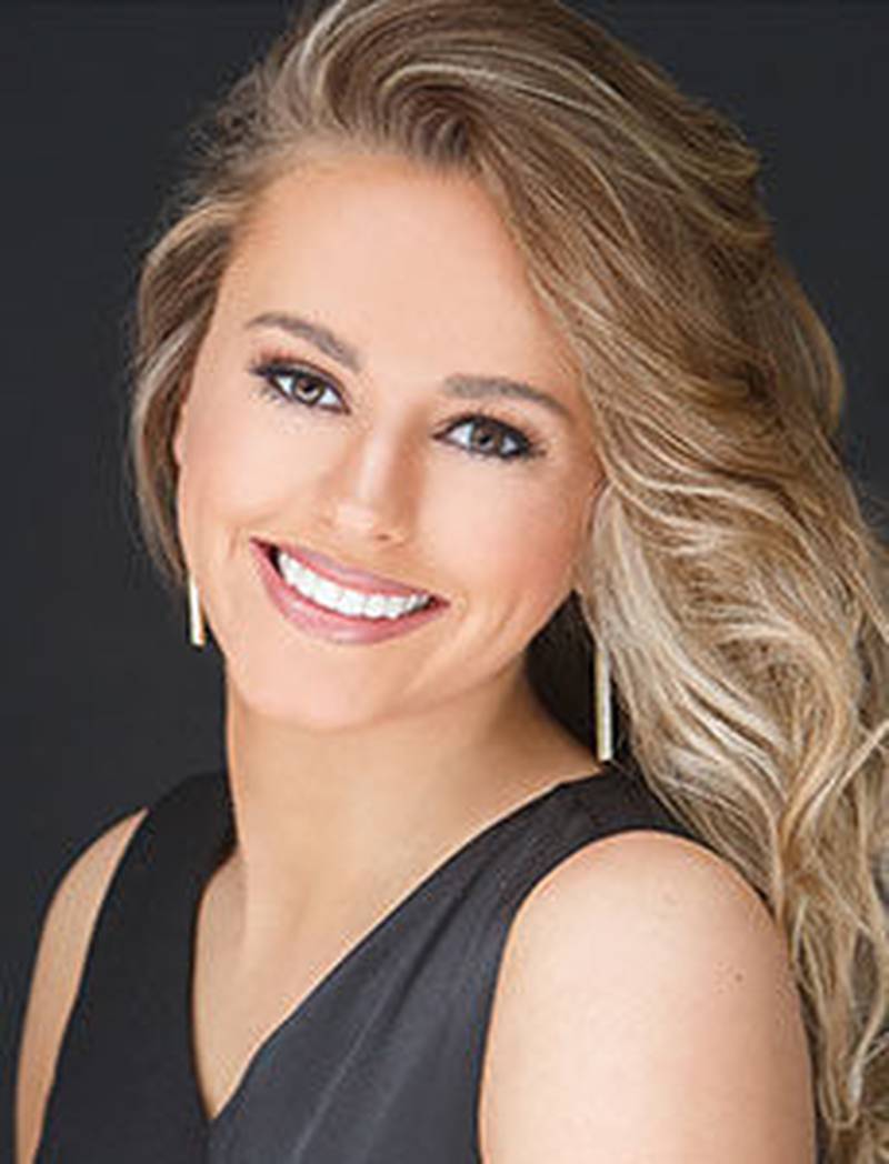 Osu Grad Takes Crown As 2017 Miss Ohio Whio Tv 7 And Whio Radio 